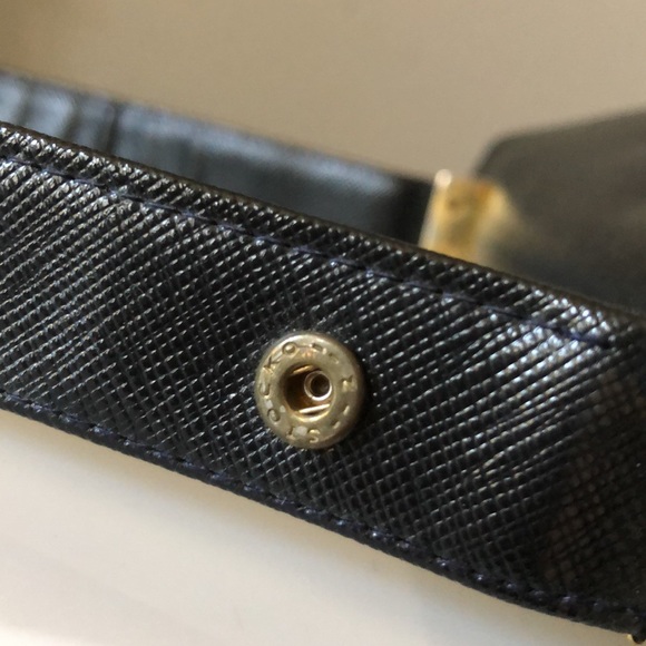 KORET Vintage Saffiano Leather Bag Top Holder - Picture 10 of 16